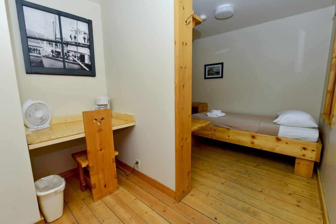 The Bunkhouse Hotel Dawson Ngoại thất bức ảnh